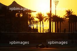 Daniel Ricciardo (AUS) Scuderia Toro Rosso STR8. 02.11.2013. Formula 1 World Championship, Rd 17, Abu Dhabi Grand Prix, Yas Marina Circuit, Abu Dhabi, Qualifying Day.