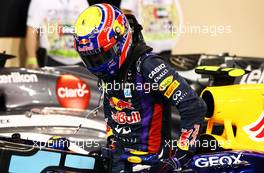 Pole sitter Mark Webber (AUS) Red Bull Racing RB9 in parc ferme. 02.11.2013. Formula 1 World Championship, Rd 17, Abu Dhabi Grand Prix, Yas Marina Circuit, Abu Dhabi, Qualifying Day.