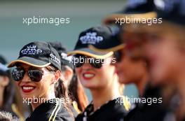 Grid girl 03.11.2013. Formula 1 World Championship, Rd 17, Abu Dhabi Grand Prix, Yas Marina Circuit, Abu Dhabi, Race Day.