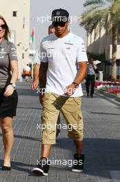 Lewis Hamilton (GBR) Mercedes AMG F1. 31.10.2013. Formula 1 World Championship, Rd 17, Abu Dhabi Grand Prix, Yas Marina Circuit, Abu Dhabi, Preparation Day.