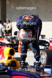 Sebastian Vettel (GER) Red Bull Racing RB9 celebrates his 8th consecutive win in parc ferme. 17.11.2013. Formula 1 World Championship, Rd 18, United States Grand Prix, Austin, Texas, USA, Race Day.