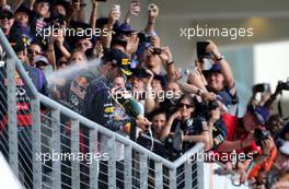 Sebastian Vettel (GER), Red Bull Racing and Mark Webber (AUS), Red Bull Racing  17.11.2013. Formula 1 World Championship, Rd 18, United States Grand Prix, Austin, Texas, USA, Race Day.