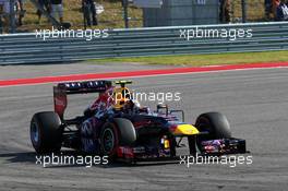Mark Webber (AUS) Red Bull Racing RB9 celebrates his third position. 17.11.2013. Formula 1 World Championship, Rd 18, United States Grand Prix, Austin, Texas, USA, Race Day.