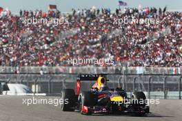 Sebastian Vettel (GER) Red Bull Racing RB9. 17.11.2013. Formula 1 World Championship, Rd 18, United States Grand Prix, Austin, Texas, USA, Race Day.