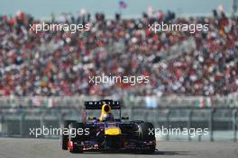 Sebastian Vettel (GER) Red Bull Racing RB9. 17.11.2013. Formula 1 World Championship, Rd 18, United States Grand Prix, Austin, Texas, USA, Race Day.