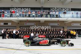 Lotus F1 Team at a team photograph. 17.11.2013. Formula 1 World Championship, Rd 18, United States Grand Prix, Austin, Texas, USA, Race Day.