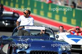 Lewis Hamilton (GBR) Mercedes AMG F1 on the drivers parade. 17.11.2013. Formula 1 World Championship, Rd 18, United States Grand Prix, Austin, Texas, USA, Race Day.