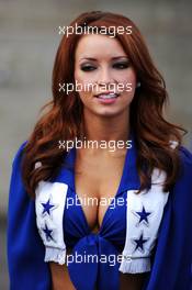 A Dallas Cowboys cheerleader. 17.11.2013. Formula 1 World Championship, Rd 18, United States Grand Prix, Austin, Texas, USA, Race Day.