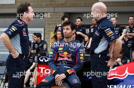 (L to R): Christian Horner (GBR) Red Bull Racing Team Principal; Mark Webber (AUS) Red Bull Racing; and Adrian Newey (GBR) Red Bull Racing Chief Technical Officer at a team photograph. 17.11.2013. Formula 1 World Championship, Rd 18, United States Grand Prix, Austin, Texas, USA, Race Day.