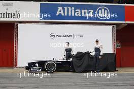 (L to R): Pastor Maldonado (VEN) Williams and team mate Valtteri Bottas (FIN) Williams unveil the new Williams FW35. 19.02.2013. Williams FW35 Launch, Barcelona, Spain.