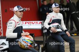 (L to R): Pastor Maldonado (VEN) Williams and team mate Valtteri Bottas (FIN) Williams with the new Williams FW35. 19.02.2013. Williams FW35 Launch, Barcelona, Spain.