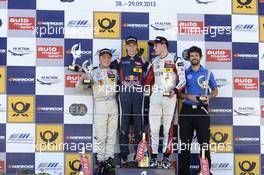 Felix Rosenqvist (SWE) KFZTEILE24 MÜCKE MOTORSPORT Dallara F312 Mercedes, Daniil Kvyat (RUS) CARLIN Dallara F312 Volkswagen, Alex Lynn (GBR) PREMA POWERTEAM Dallara F312 Mercedes, podium 28.09.2013. FIA F3 European Championship 2013, Round 8, Race 1, Circuit Park Zandvoort, Netherlands