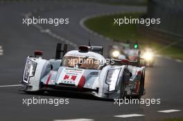Marcel Fassler (SUI) / Andre Lotterer (GER) / Benoit Treluyer (FRA) Audi Sport Team Joest, Audi R18 e-tron quattro. 22.06.2013. Le Mans 24 Hours Race, Le Mans, France, Saturday.
