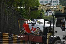 Race 2, Tom Chilton (GBR) Chevrolet Cruze 1.6 T, RML car after crash on tow truck 17.11.2013. World Touring Car Championship, Rounds 23 and 24, Macau, China.