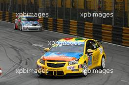 Race1, Ng Kin Veng (MAC) Chevrolet Cruze LT, CHINA DRAGON RACING 17.11.2013. World Touring Car Championship, Rounds 23 and 24, Macau, China.