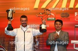 Prize ceremony, Tiago Monteiro (POR) Honda Civic Super 2000 TC, Honda Racing Team Jas 17.11.2013. World Touring Car Championship, Rounds 23 and 24, Macau, China.