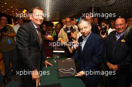 Mr Philip Newsome, autohr of the book "The Macau Gp at 60 - A Diamond Celebration" with Jean Todt (FRA) Fia President 15.11.2013. World Touring Car Championship, Rounds 23 and 24, Macau, China.