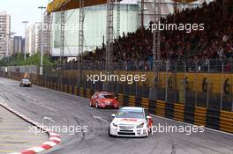 Race 2, Tom Chilton (GBR) Chevrolet Cruze 1.6 T, RML 17.11.2013. World Touring Car Championship, Rounds 23 and 24, Macau, China.