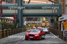 Race 2, The  Safety car leads the group 17.11.2013. World Touring Car Championship, Rounds 23 and 24, Macau, China.