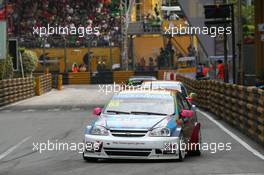 Race 2, Celio Alves Dias (MAC) Chevrolet Lacetti, CHINA DRAGON RACING 17.11.2013. World Touring Car Championship, Rounds 23 and 24, Macau, China.