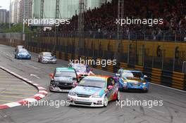 Race1, Celio Alves Dias (MAC) Chevrolet Lacetti, CHINA DRAGON RACING 17.11.2013. World Touring Car Championship, Rounds 23 and 24, Macau, China.