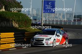 Free Practice 1, Tom Chilton (GBR) Chevrolet Cruze 1.6 T, RML  15.11.2013. World Touring Car Championship, Rounds 23 and 24, Macau, China.