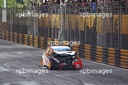 Race 2, Hugo Valente (ESP) SEAT Leon WTCC, Campos Racing after crash 17.11.2013. World Touring Car Championship, Rounds 23 and 24, Macau, China.