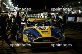 Pitstop, Stefan Mücke, Darren Turner, Pedro Lamy #7 Aston Martin Racing Aston Martin Vantage GT3 22.06.2014. ADAC Zurich 24 Hours, Nurburgring, Race, Germany