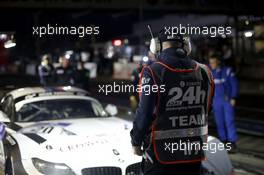 Pitstop, Jens Klingmann (GER), Dominik Baumann (AUT), Claudia Hürtgen (GER), Martin Tomcyk (GER) #20 Schubert Motorsport BMW Z4 GT3 22.06.2014. ADAC Zurich 24 Hours, Nurburgring, Race, Germany