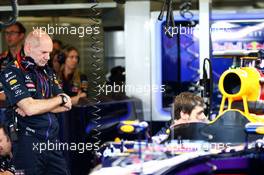 Adrian Newey (GBR) Red Bull Racing Chief Technical Officer looks at the Red Bull Racing RB10. 14.03.2014. Formula 1 World Championship, Rd 1, Australian Grand Prix, Albert Park, Melbourne, Australia, Practice Day.