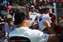 Felipe Massa (BRA) Williams signs autographs for the fans. 14.03.2014. Formula 1 World Championship, Rd 1, Australian Grand Prix, Albert Park, Melbourne, Australia, Practice Day.