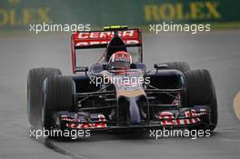 Daniil Kvyat (RUS) Scuderia Toro Rosso STR9. 15.03.2014. Formula 1 World Championship, Rd 1, Australian Grand Prix, Albert Park, Melbourne, Australia, Qualifying Day.