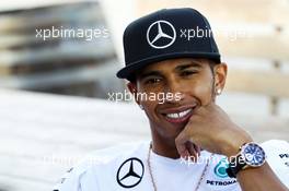Lewis Hamilton (GBR) Mercedes AMG F1 on the beach. 13.03.2014. Formula 1 World Championship, Rd 1, Australian Grand Prix, Albert Park, Melbourne, Australia, Preparation Day.