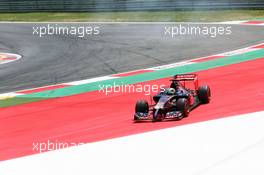 Jean-Eric Vergne (FRA) Scuderia Toro Rosso STR9 runs wide. 21.06.2014. Formula 1 World Championship, Rd 8, Austrian Grand Prix, Spielberg, Austria, Qualifying Day.