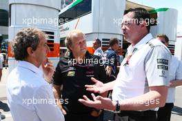 (L to R): Alain Prost (FRA) with Robert Fernley (GBR) Sahara Force India F1 Team Deputy Team Principal and Eric Boullier (FRA) McLaren Racing Director. 22.06.2014. Formula 1 World Championship, Rd 8, Austrian Grand Prix, Spielberg, Austria, Race Day.