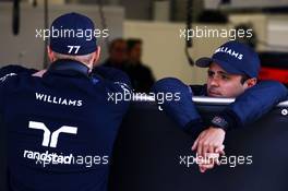 (L to R): Valtteri Bottas (FIN) Williams with team mate Felipe Massa (BRA) Williams. 19.02.2014. Formula One Testing, Bahrain Test One, Day One, Sakhir, Bahrain.