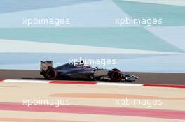 Kevin Magnussen (DEN) McLaren MP4-29. 19.02.2014. Formula One Testing, Bahrain Test One, Day One, Sakhir, Bahrain.