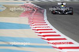 Esteban Gutierrez (MEX) Sauber C33. 20.02.2014. Formula One Testing, Bahrain Test One, Day Two, Sakhir, Bahrain.