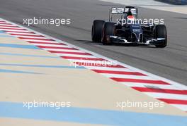 Adrian Sutil (GER), Sauber F1 Team  19.02.2014. Formula One Testing, Bahrain Test One, Day One, Sakhir, Bahrain.