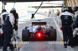 Valtteri Bottas (FIN) Williams FW36 leaves the pits. 21.02.2014. Formula One Testing, Bahrain Test One, Day Three, Sakhir, Bahrain.