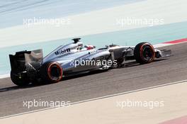 Kevin Magnussen (DEN) McLaren MP4-29. 19.02.2014. Formula One Testing, Bahrain Test One, Day One, Sakhir, Bahrain.