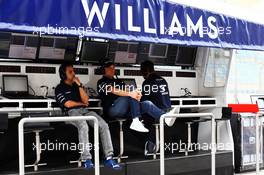 (L to R): Felipe Massa (BRA) Williams and team mate Valtteri Bottas (FIN) Williams on the pit gantry. 22.02.2014. Formula One Testing, Bahrain Test One, Day Four, Sakhir, Bahrain.