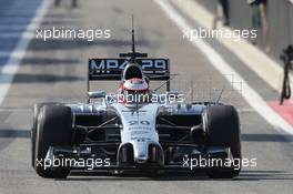 Kevin Magnussen (DEN) McLaren MP4-29 running sensor equipment. 20.02.2014. Formula One Testing, Bahrain Test One, Day Two, Sakhir, Bahrain.