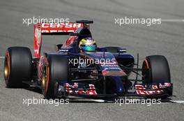 Jean-Eric Vergne (FRA) Scuderia Toro Rosso STR9. 20.02.2014. Formula One Testing, Bahrain Test One, Day Two, Sakhir, Bahrain.