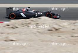 Adrian Sutil (GER), Sauber F1 Team  19.02.2014. Formula One Testing, Bahrain Test One, Day One, Sakhir, Bahrain.