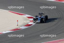 Kevin Magnussen (DEN), McLaren F1  20.02.2014. Formula One Testing, Bahrain Test One, Day Two, Sakhir, Bahrain.