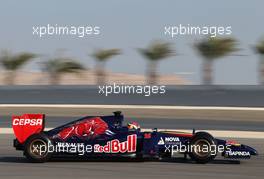 Daniil Kvyat (RUS), Scuderia Toro Rosso  19.02.2014. Formula One Testing, Bahrain Test One, Day One, Sakhir, Bahrain.