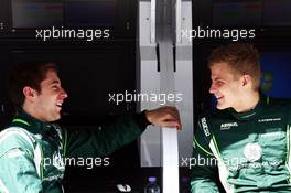 (L to R): Robin Frijns (NLD) Caterham Test and Reserve Driver with Marcus Ericsson (SWE) Caterham. 20.02.2014. Formula One Testing, Bahrain Test One, Day Two, Sakhir, Bahrain.