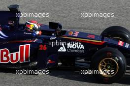 Daniil Kvyat (RUS) Scuderia Toro Rosso STR9. 19.02.2014. Formula One Testing, Bahrain Test One, Day One, Sakhir, Bahrain.