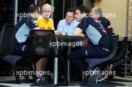 Christian Horner (GBR) Red Bull Racing Team Principal in a meeting with Jean-Michel Jalinier (FRA) Renault F1 Sport President and Managing Director, Dr Helmut Marko (AUT) Red Bull Motorsport Consultant (Far right) and other members of the Red Bull Racing team. 19.02.2014. Formula One Testing, Bahrain Test One, Day One, Sakhir, Bahrain.